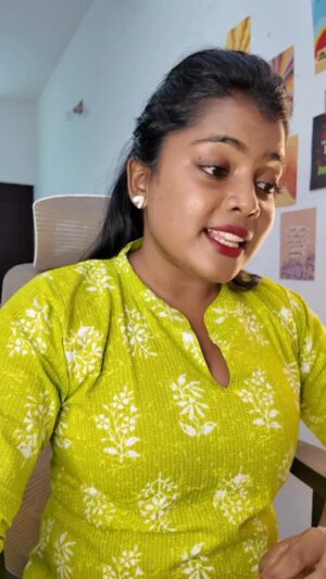 Keerthana Ravindran Instagram - ishtaayal follow cheyane 😍😍🌸
Wearing @confianza_by_aparna