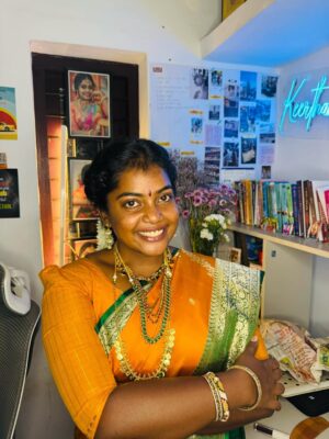 Keerthana Ravindran Instagram - Recreating amma's wedding look 💖🥰 Amma in 1997
Weddinglook recreation 🤌🏽