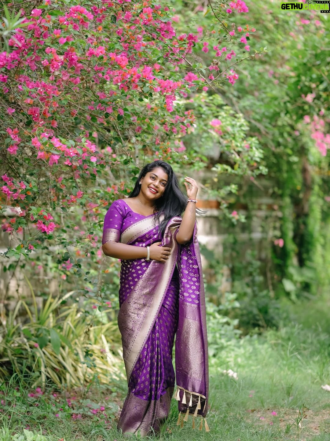 Keerthana Ravindran - 30.6K Likes - Matrimony il idatte !? 😉 
Kaadhal aasai yaarai vittadho 😉🫶🏽 
Saree @haute_couture_2024 
Blouse deaigned by @_olives_boutique_ 
PC @akhil_a_r_photography 
Retouch @sree.jith.official