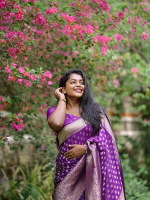 Keerthana Ravindran Instagram - Matrimony il idatte !? 😉
Kaadhal aasai yaarai vittadho 😉🫶🏽
Saree @haute_couture_2024
Blouse deaigned by @_olives_boutique_
PC @akhil_a_r_photography
Retouch @sree.jith.official