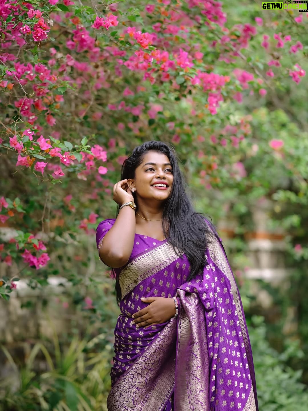 Keerthana Ravindran - 30.6K Likes - Matrimony il idatte !? 😉 
Kaadhal aasai yaarai vittadho 😉🫶🏽 
Saree @haute_couture_2024 
Blouse deaigned by @_olives_boutique_ 
PC @akhil_a_r_photography 
Retouch @sree.jith.official