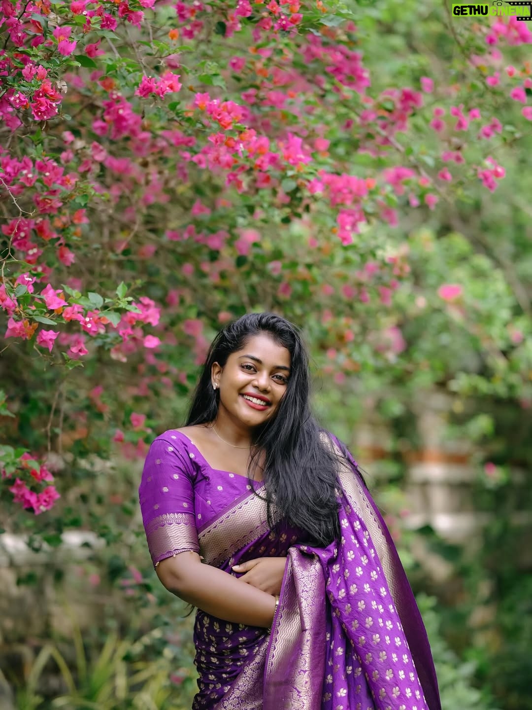 Keerthana Ravindran - 30.6K Likes - Matrimony il idatte !? 😉 
Kaadhal aasai yaarai vittadho 😉🫶🏽 
Saree @haute_couture_2024 
Blouse deaigned by @_olives_boutique_ 
PC @akhil_a_r_photography 
Retouch @sree.jith.official