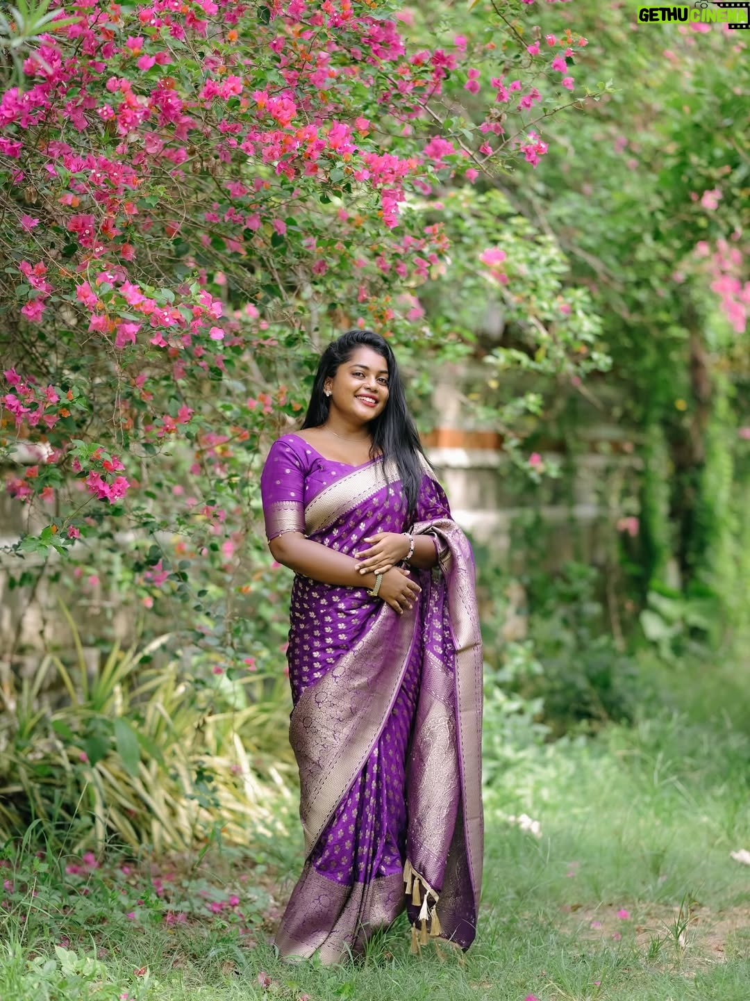Keerthana Ravindran - 30.6K Likes - Matrimony il idatte !? 😉 
Kaadhal aasai yaarai vittadho 😉🫶🏽 
Saree @haute_couture_2024 
Blouse deaigned by @_olives_boutique_ 
PC @akhil_a_r_photography 
Retouch @sree.jith.official