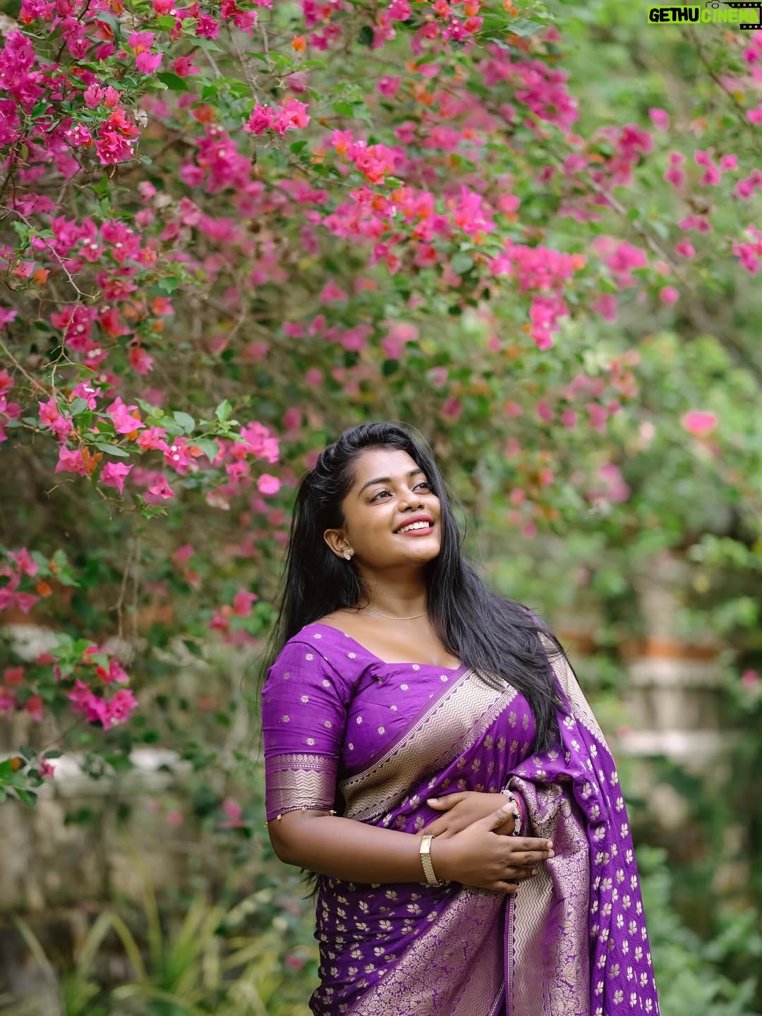 Keerthana Ravindran - 30.6K Likes - Matrimony il idatte !? 😉 
Kaadhal aasai yaarai vittadho 😉🫶🏽 
Saree @haute_couture_2024 
Blouse deaigned by @_olives_boutique_ 
PC @akhil_a_r_photography 
Retouch @sree.jith.official