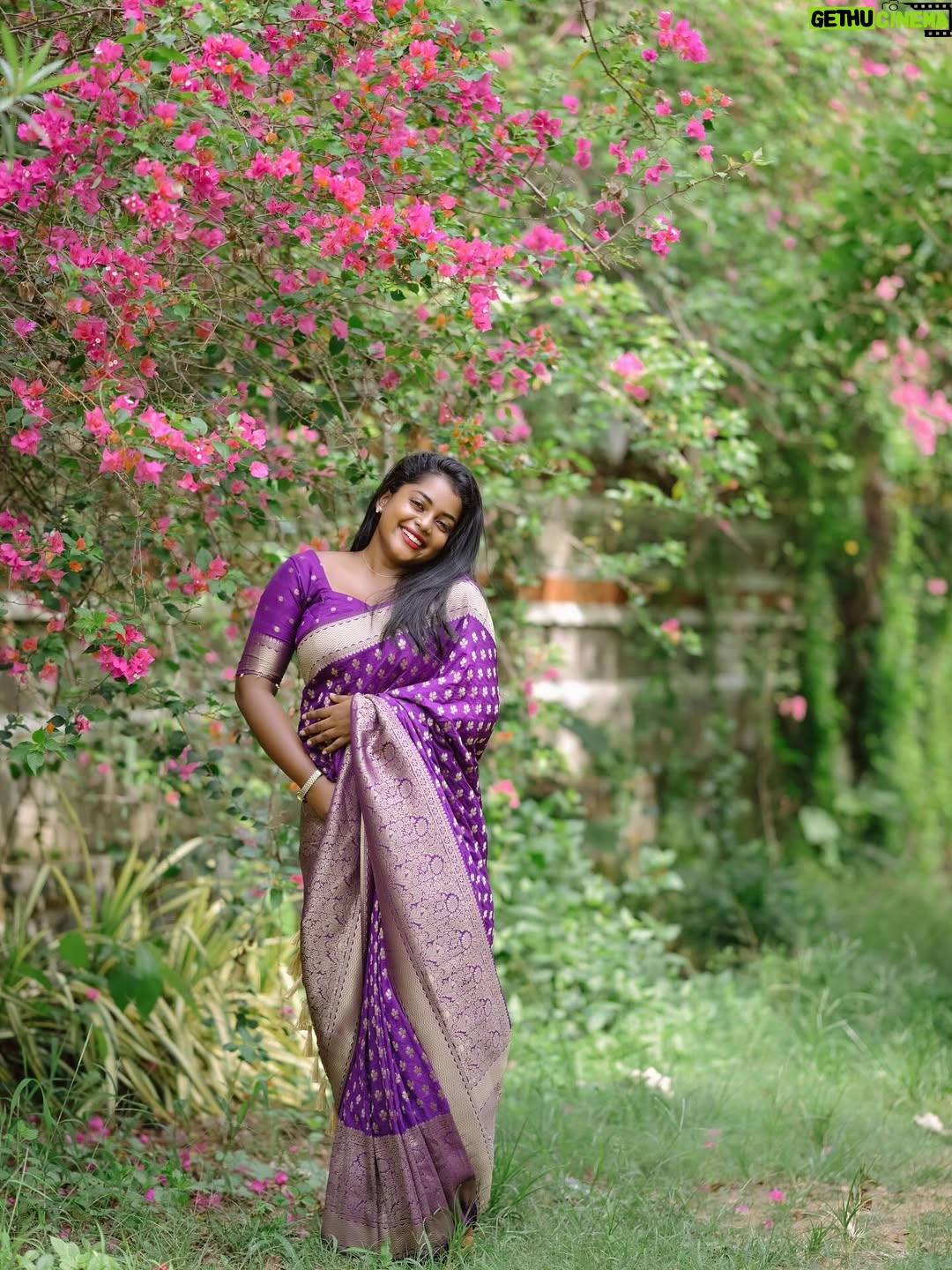 Keerthana Ravindran - 30.6K Likes - Matrimony il idatte !? 😉 
Kaadhal aasai yaarai vittadho 😉🫶🏽 
Saree @haute_couture_2024 
Blouse deaigned by @_olives_boutique_ 
PC @akhil_a_r_photography 
Retouch @sree.jith.official