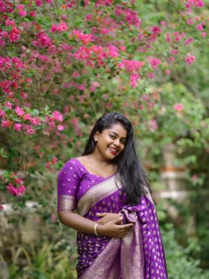 Keerthana Ravindran Instagram - Matrimony il idatte !? 😉
Kaadhal aasai yaarai vittadho 😉🫶🏽
Saree @haute_couture_2024
Blouse deaigned by @_olives_boutique_
PC @akhil_a_r_photography
Retouch @sree.jith.official