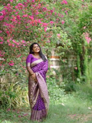 Keerthana Ravindran Instagram - Matrimony il idatte !? 😉
Kaadhal aasai yaarai vittadho 😉🫶🏽
Saree @haute_couture_2024
Blouse deaigned by @_olives_boutique_
PC @akhil_a_r_photography
Retouch @sree.jith.official