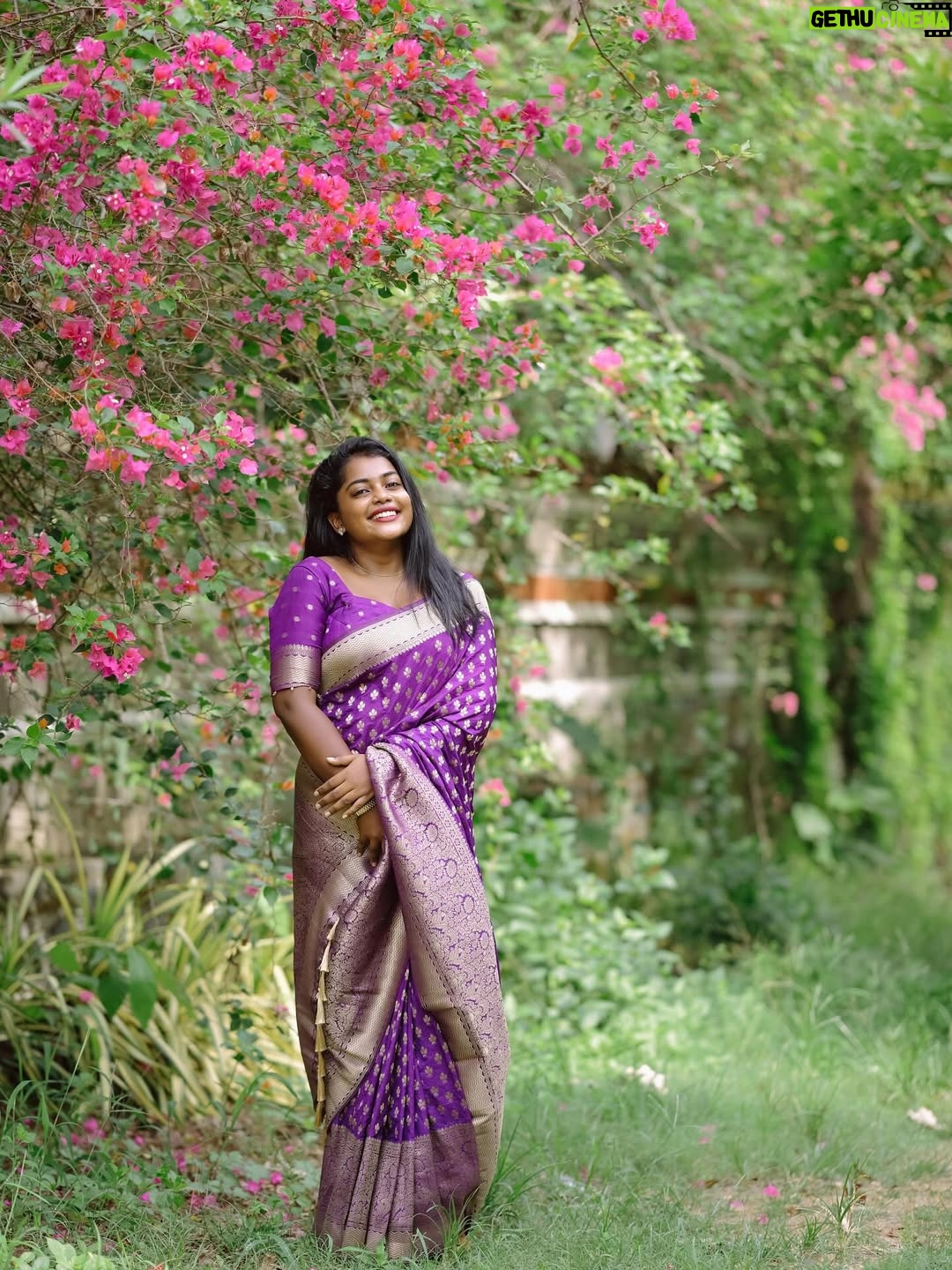Keerthana Ravindran - 30.6K Likes - Matrimony il idatte !? 😉 
Kaadhal aasai yaarai vittadho 😉🫶🏽 
Saree @haute_couture_2024 
Blouse deaigned by @_olives_boutique_ 
PC @akhil_a_r_photography 
Retouch @sree.jith.official
