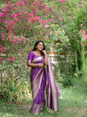 Keerthana Ravindran Instagram - Matrimony il idatte !? 😉
Kaadhal aasai yaarai vittadho 😉🫶🏽
Saree @haute_couture_2024
Blouse deaigned by @_olives_boutique_
PC @akhil_a_r_photography
Retouch @sree.jith.official