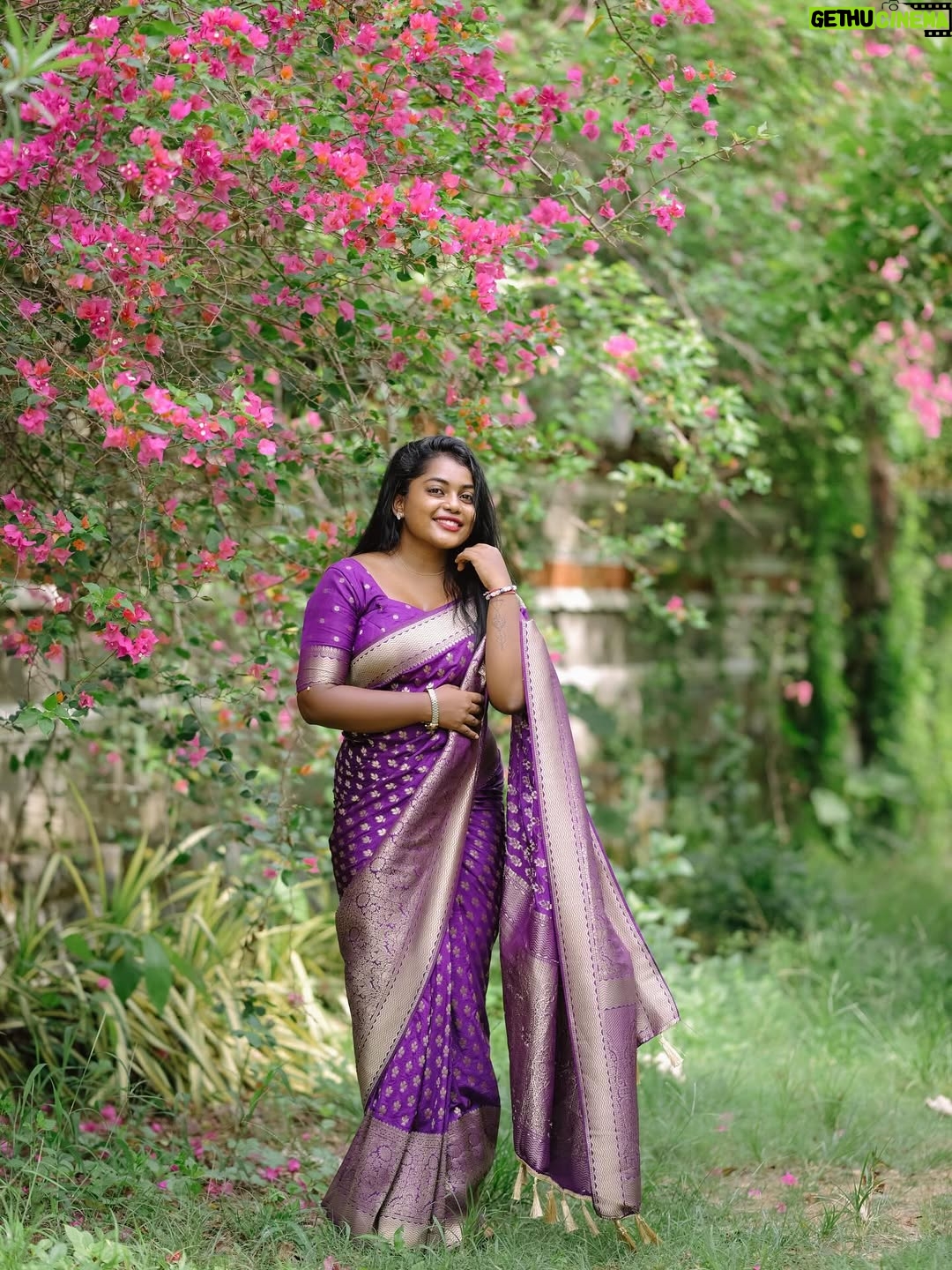 Keerthana Ravindran - 30.6K Likes - Matrimony il idatte !? 😉 
Kaadhal aasai yaarai vittadho 😉🫶🏽 
Saree @haute_couture_2024 
Blouse deaigned by @_olives_boutique_ 
PC @akhil_a_r_photography 
Retouch @sree.jith.official