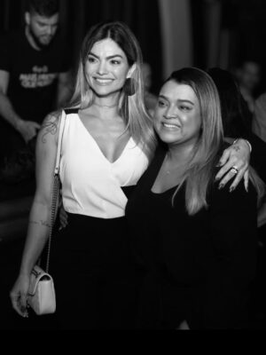 Kelly Key Instagram - Me faltam palavras. Só um silêncio cheio de saudades ❤️