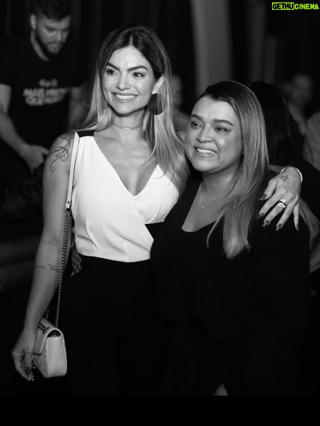 Kelly Key - 65.2K Likes - Me faltam palavras. Só um silêncio cheio de saudades ❤️