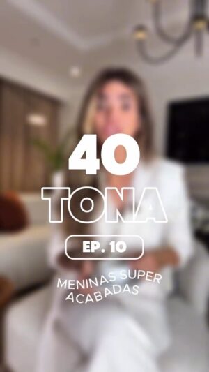 Kelly Key Instagram - Ep.10 – “MENINAS SUPER ACABADAS”
⠀
✨ Este é o 10º de 11 episódios da série 40TONA, onde compartilho reflexões sobre maturidade, escolhas e a coragem de viver a minha própria verdade.
⠀
Com o tempo, entendi que o preço da força o tempo todo pode ser alto demais.
⠀
Ser forte virou um disfarce para esconder o cansaço. E por trás do “tô bem”, tem uma mulher sobrecarregada que só queria descansar sem culpa.
⠀
💬 Cuidar de si não é egoísmo. É resistência. É se escolher.
⠀
👉 Me conta: qual foi o momento em que você percebeu que precisava de uma pausa?
#Quarentona #Episodio10 #MeninasSuperAcabadas #AutocuidadoÉPrioridade #MaturidadeFeminina #ForçaComConsciência #KellyKey