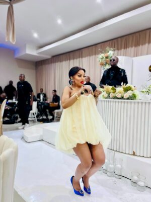 Kelly Khumalo Instagram - One moment we were worshipping the next besingena ngeVosho❗️ 👏🏽🐆🐉🤴🏾 Nyamezela Makhi IziBigDays… dresses by @oracle_dynasty 🤲🏾