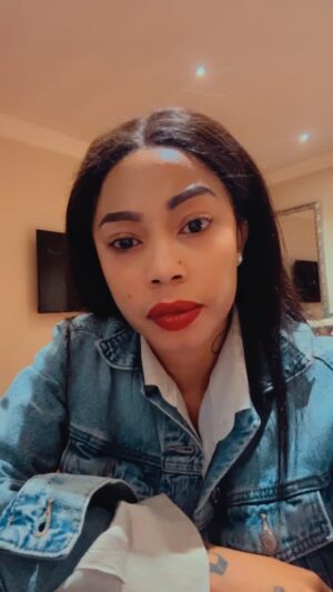 Kelly Khumalo Instagram - From being dragged in that dirty Court to sketchy podcasts? You never seize to amaze me, It’s quite simple though , if you strongly believe that I am capable of what you are accusing me of come and get me and stop playing games!❗️Till then BACK OFF! EmpressFELIZWE 👏🏽🐆