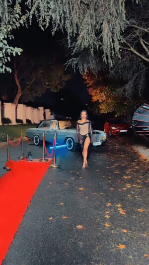 Kelly Khumalo Instagram - As we continue to keep the home fires burning 🔥 see you at the black tie event … @fistoartist you are the one 👏🏽🤴🏾🐆