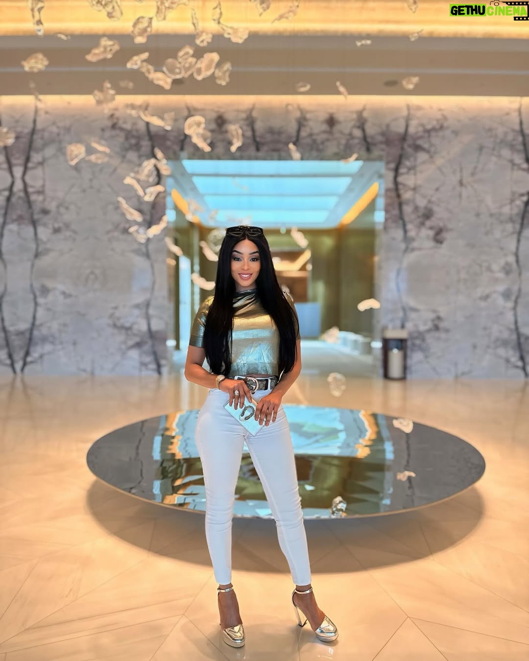 Khanyi Mbau - 49.6K Likes - Forever a Friday 🌶️✨

Hair: @nywelebelgium