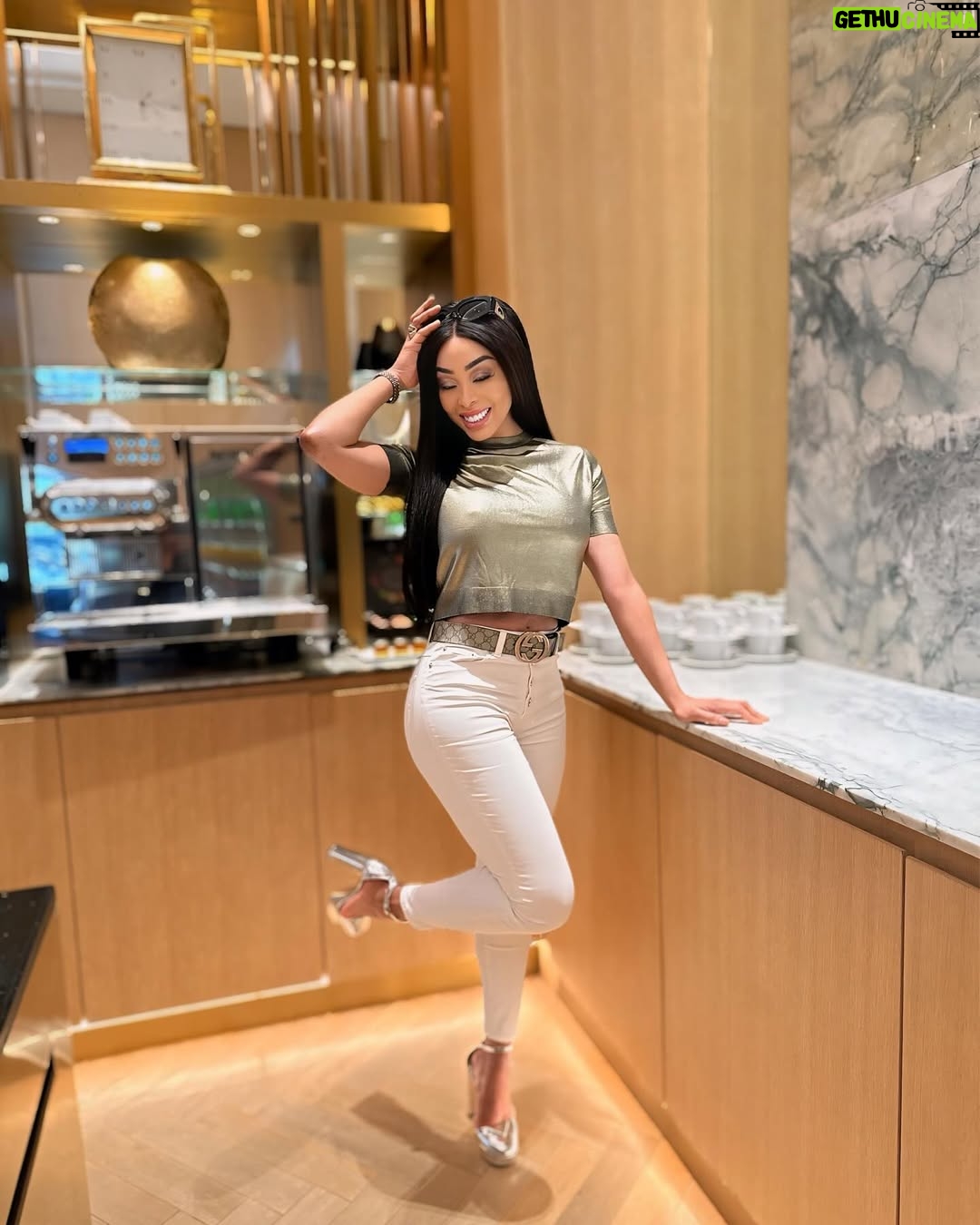 Khanyi Mbau - 49.6K Likes - Forever a Friday 🌶️✨

Hair: @nywelebelgium