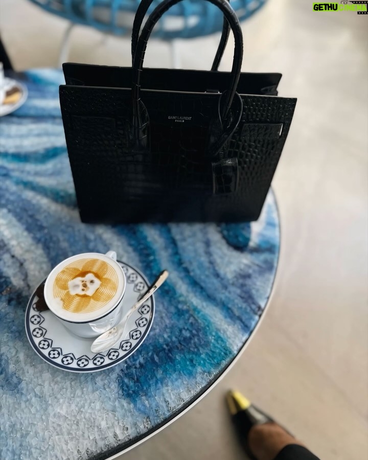 Khanyi Mbau - 42K Likes - The observer : Khanyi Feel… 🤍✨🤲🏽

Khanyi: it hurts!… 😫

Ego: Never Me.. 🙄

Life: I have time.. 🫂

The Devine : FLOW Khanyi 🍃