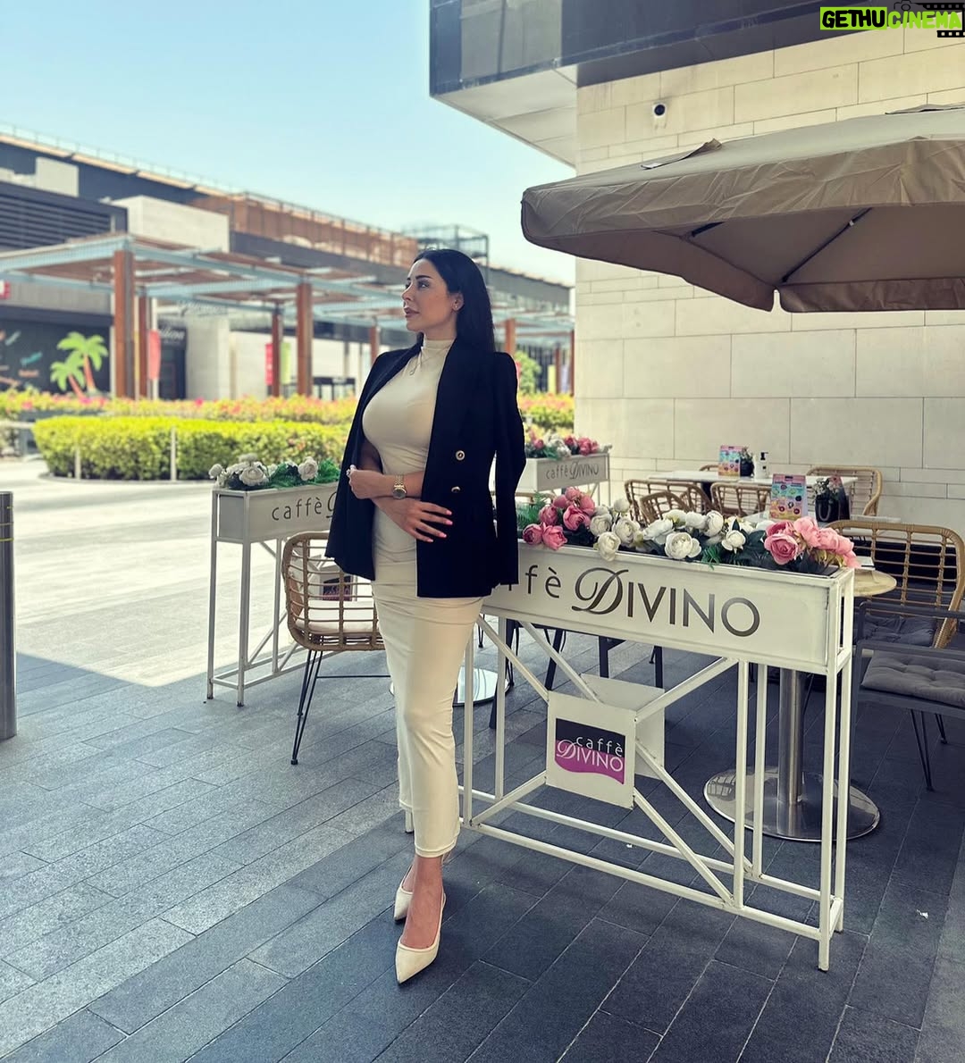 Kholoud Issa - 3.3K Likes - 