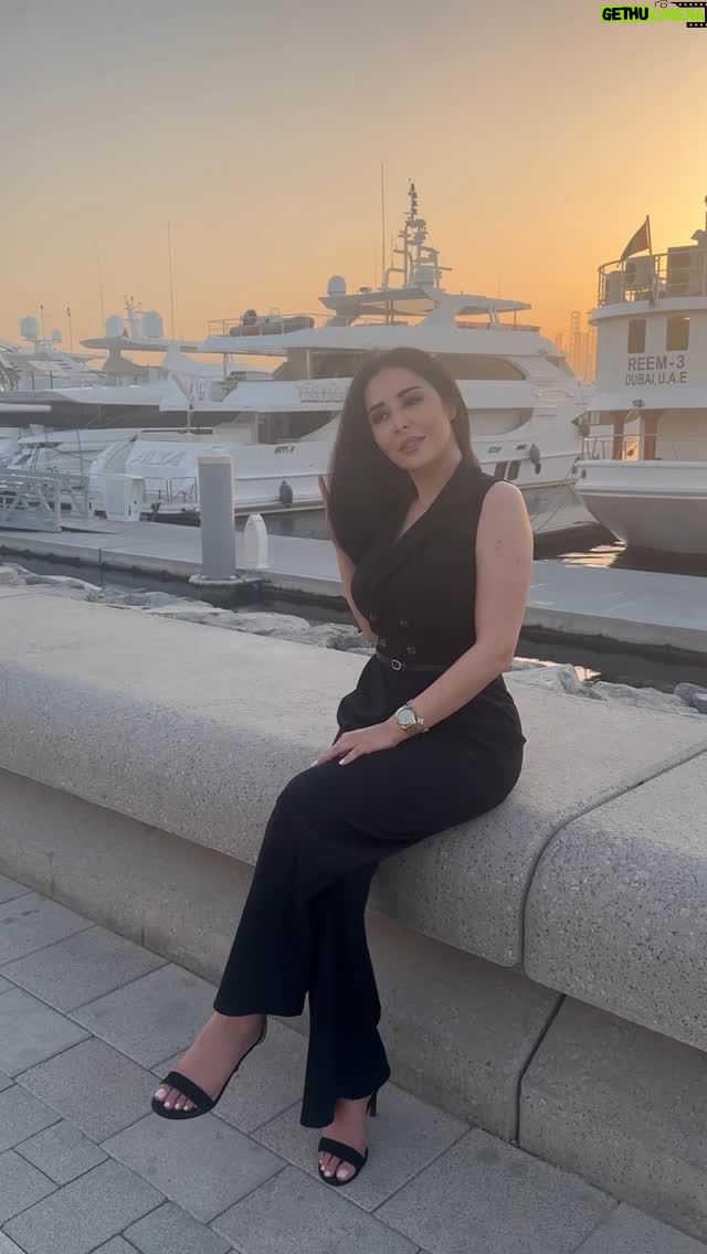 Kholoud Issa - 3.2K Likes - #dubai #dubailife🇦🇪 #entrepeneur #social #beachfront