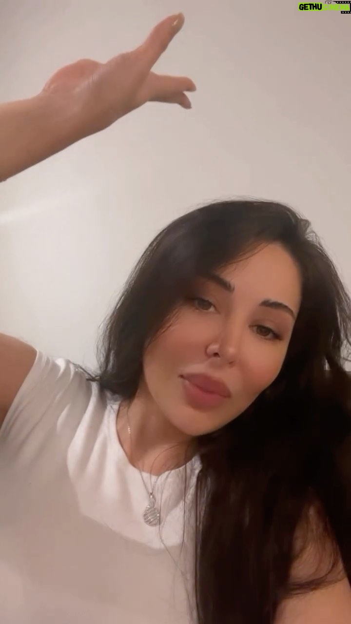 Kholoud Issa - 8.1K Likes - 