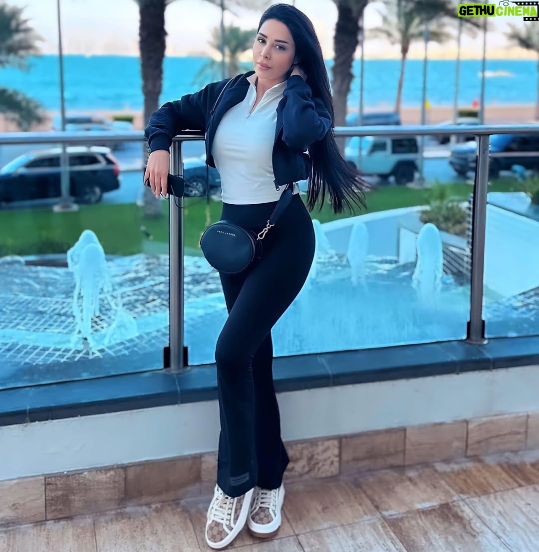 Kholoud Issa - 3K Likes - 
