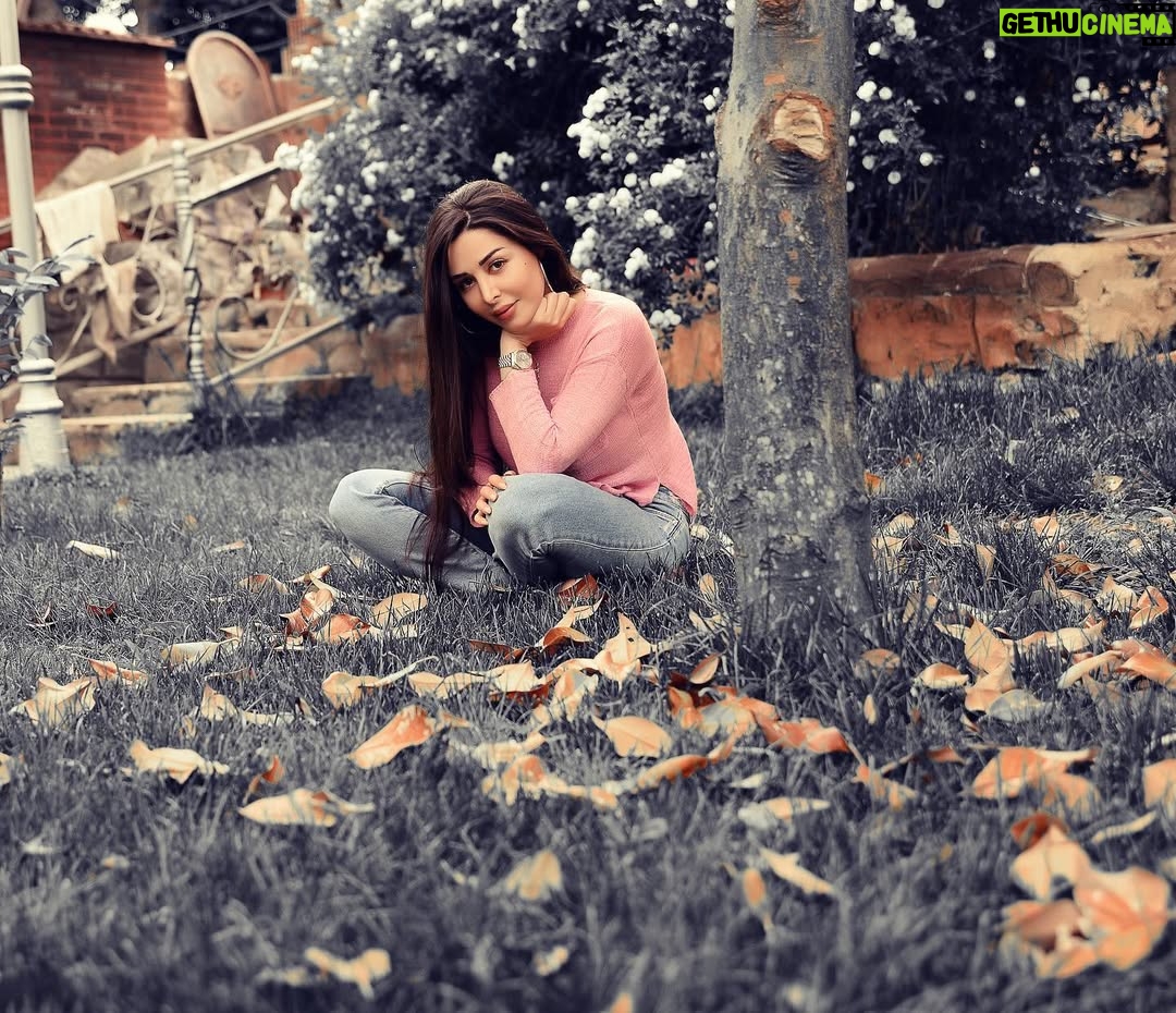 Kholoud Issa - 4.8K Likes - October 🍂🍁