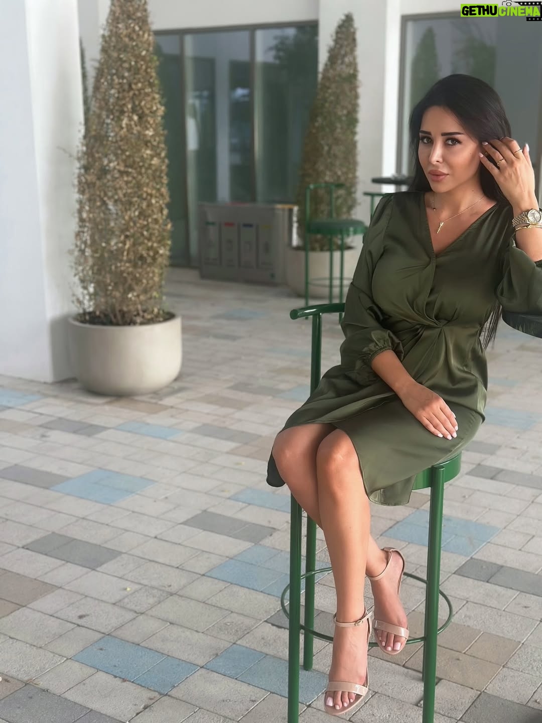 Kholoud Issa - 3.7K Likes - 