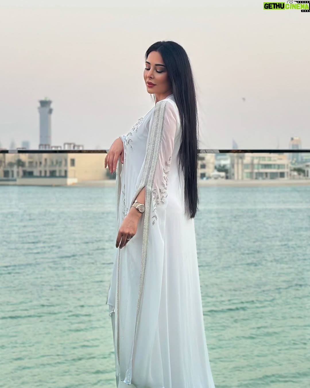 Kholoud Issa - 3.4K Likes - 
