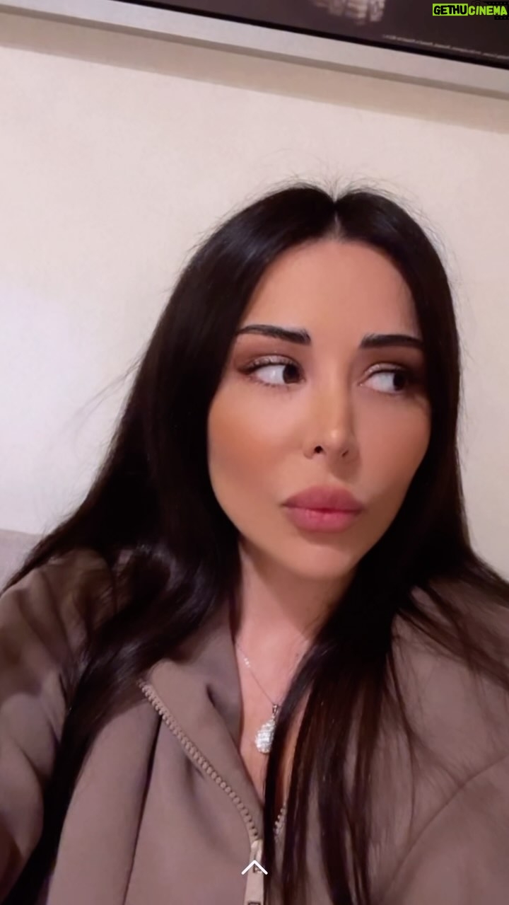 Kholoud Issa - 2.6K Likes - 