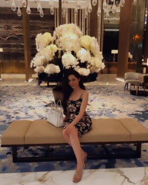 Kholoud Issa Instagram - Surround yourself with only people who are going to lift you higher