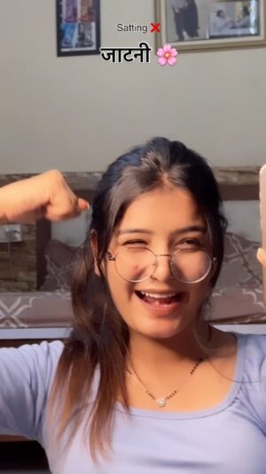 Khushbu Kundu Instagram - 🫀🌸