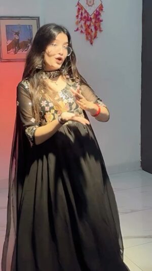 Khushbu Kundu Instagram - Dress from @suit_collection_124