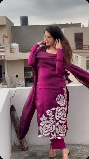 Khushbu Kundu Instagram -