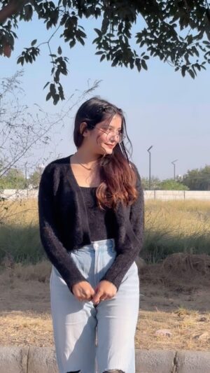 Khushbu Kundu Instagram - Top from @bmsgirlscollection 🌚♥️