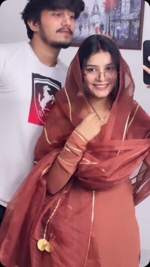 Khushbu Kundu Instagram -