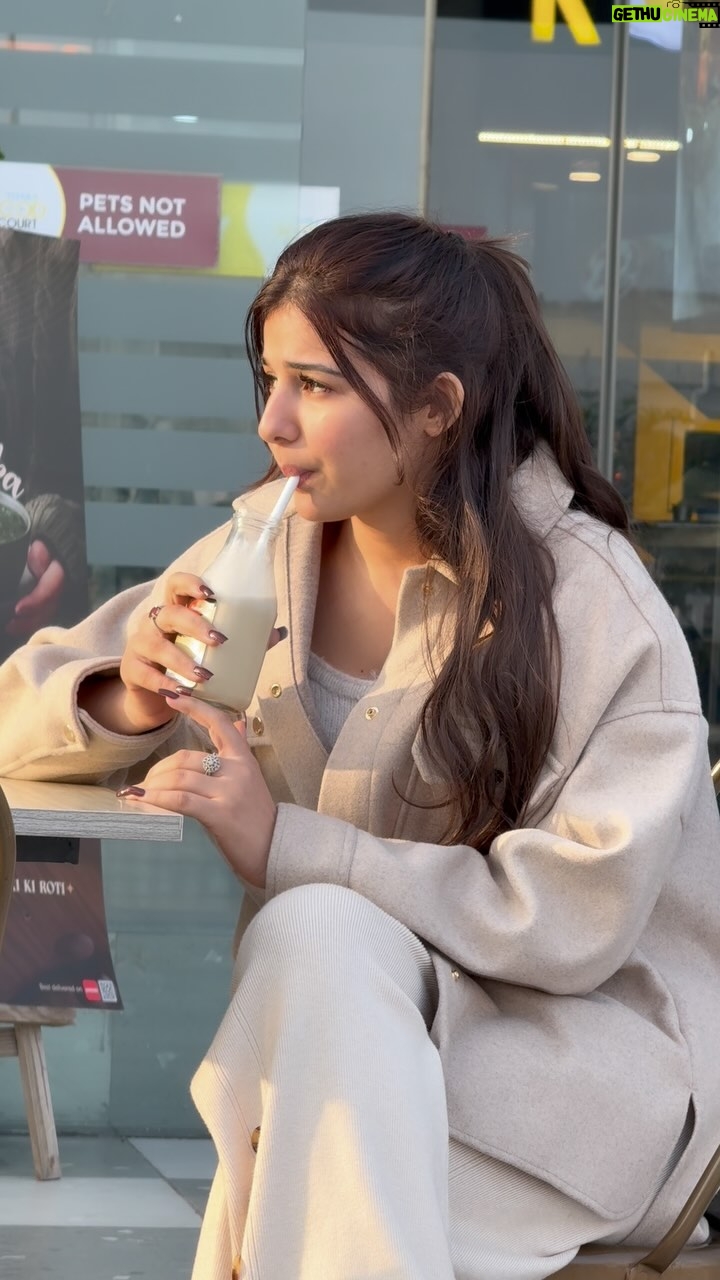 Khushi Baliyan - 263.3K Likes - Tere naal behke coffee peen di🌸🩷🦢