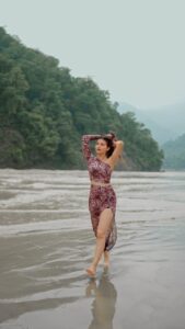Actress Khushi Baliyan HD Photos and Wallpapers September 2025