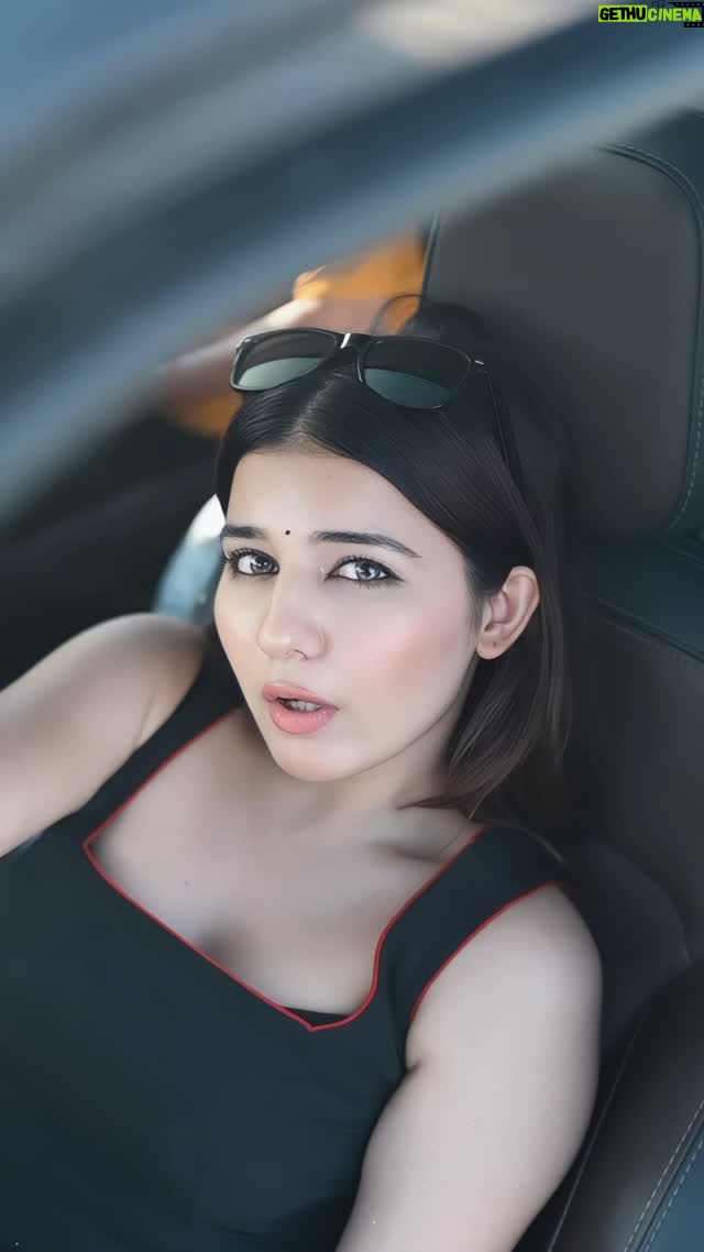Khushi Baliyan - 97.6K Likes - Game Over🙂‍↔️ 

Wearing: @label_aashimaa ❤️