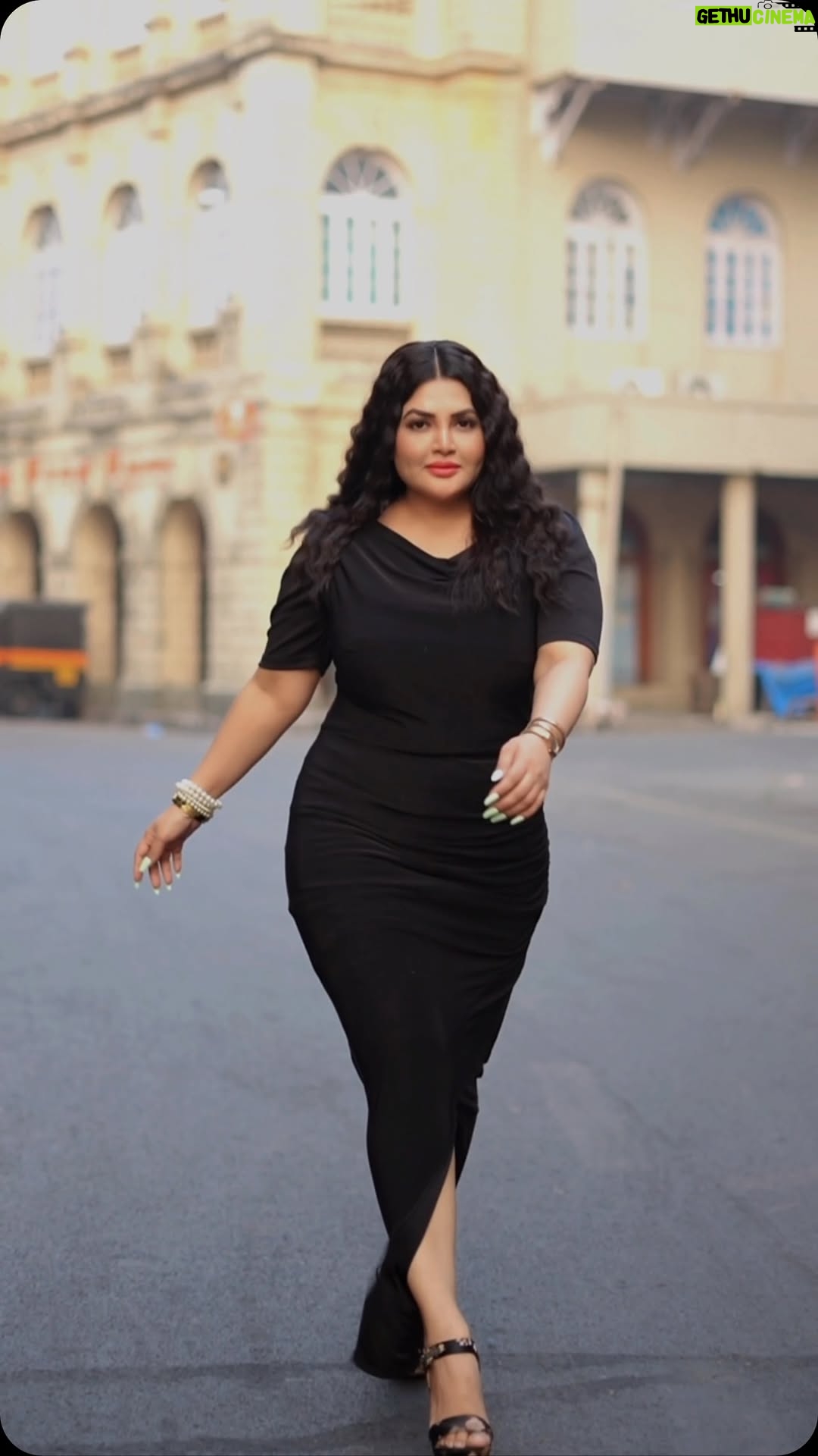 Khushi Gadhvi - 19.5K Likes - Elegance is the only beauty that never fades.❤️
.
.
#khushigadhvi #walk #etitude #glam #glamwalk