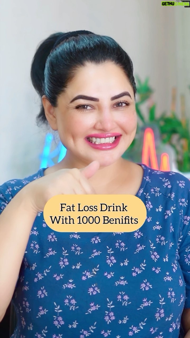 Khushi Gadhvi - 48.4K Likes - Fat Loss Drink 🍹 
.
➡️Jeera benifits ⬇️
Increases Metabolism & Fat burning: ...
Keeps Inflammation-induced Obesity Away: ...
Reduces Risk of Cancer: ...
Management of Diabetes Mellitus: ...
.
➡️Ginger benefits ⬇️
.
Better Digestion. Ginger helps speed up the digestion process and empty your stomach more quickly. ...
Improves Immunity. ...
Alleviates PMS Symptoms. ...
Relieves Nausea and Upset Stomach. ...
May Help With Cancer. ...
Reduces Pain. ...
Healthier Skin. ...
Weight Loss Aid.
.
➡️Lemon benifits⬇️

Helps In Weight Loss
Promotes Skin Elasticity
Boosts Heart Health
Freshens Breath
Vitamin C Anti-Inflammatory Effects
Flavonoids Protect against diabetes, dyslipidemia, and atherosclerosis
Electrolytes Support with hydration
.
.
Make home made drinks by your own hands rather than any package, food powders tablets. 
.
➡️Try and be Natural as much possible .

➡️If you are eating a balanced diet which consist of all the main minerals and vitamins, then you don’t have to buy expensive supplements from markets and you can stay fit with or natural diet . 
.
➡️prefer to take vitamin D  through Sun, vitamin C through lemon and the other natural sources.
.
➡️We act our age and according to our comfort.
.
but trust me sooner or laterr you will understand that there is no shortcut to stay fit forever. 
Unless You be discipline.
.
➡️You have to indulge yourself into activities like exercise of any kind be it Gym,zumba, Pilates ,yoga,running etc…choose what u like or be in any sports activities where you can sweat and dedicate yourself atleast 1 hour to your self to be healthy you .

➡️I understood this very late , and every day I am still learning and trying to be a BETTER VERSION OF ME than before- healthier version of me through my experience. & progress through the mistake & lesson you have learned hard way …
.

I want to tell everyone the same I want my followers to Have a realistic expectations of life & health or anything I advise or promote and know the facts always ❤️ love to you all 
.
.

#healthyfood #healthylifestyle #healthylife #healthybody #homeremedy #healthydrink #detoxdrink #fatburningdrink #fatloss #nutritionfacts