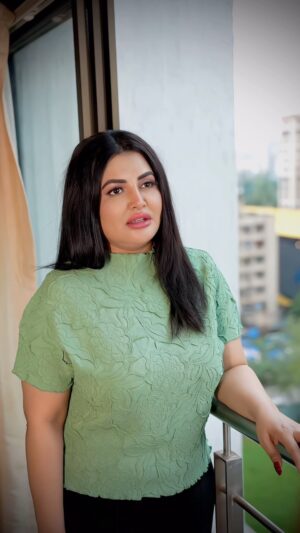 Khushi Gadhvi Instagram -