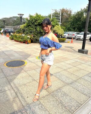 Khushi Maheshwari Instagram - Your loss babe🦋💙🐳
