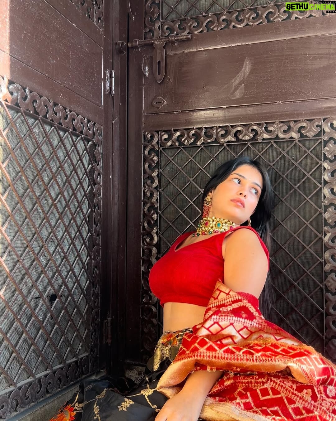 Khushi Maheshwari - 32.2K Likes - Dhoop hai toh filter ki kya zarrorat? Bhai tanning ignore kare🥺