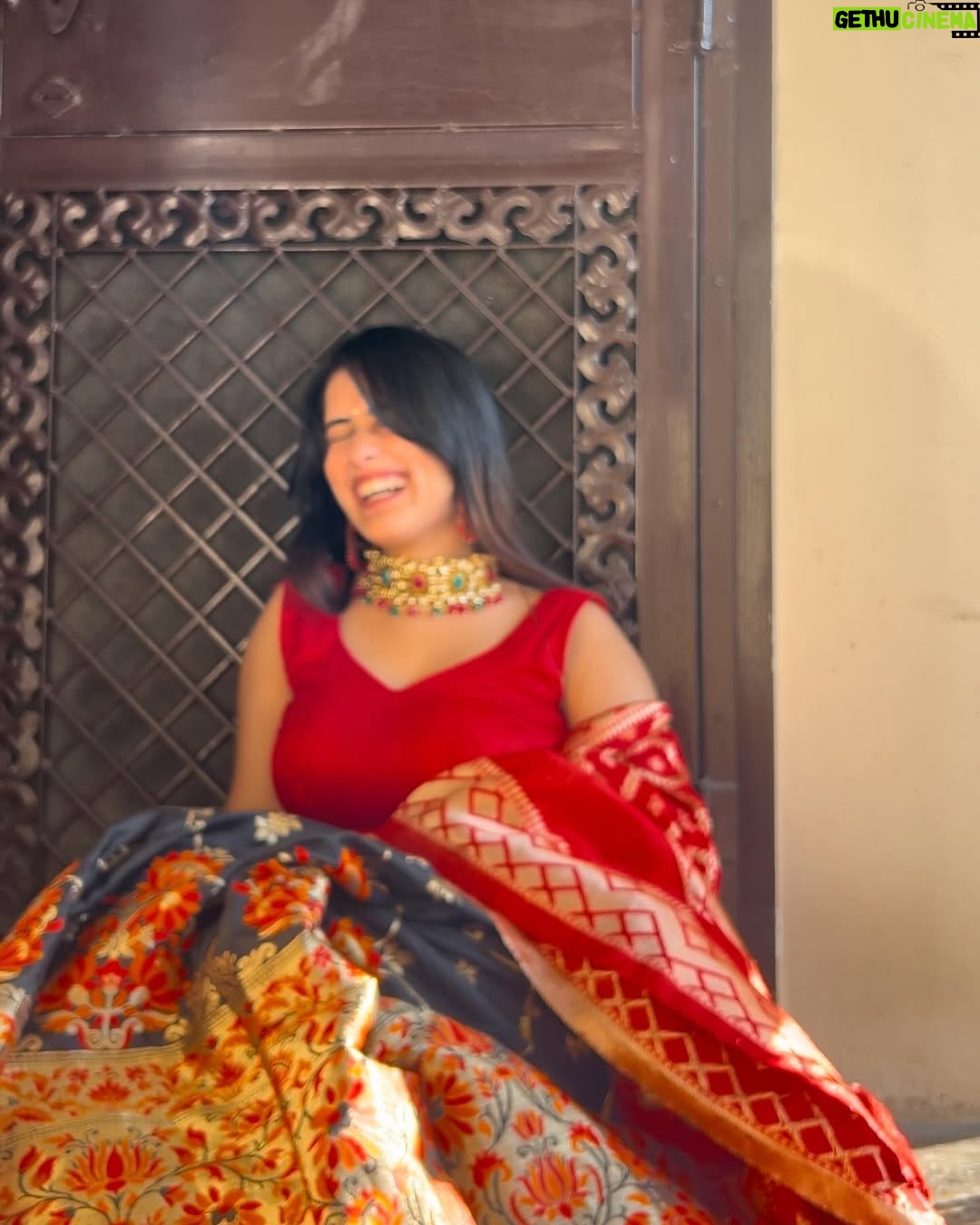 Khushi Maheshwari - 32.2K Likes - Dhoop hai toh filter ki kya zarrorat? Bhai tanning ignore kare🥺