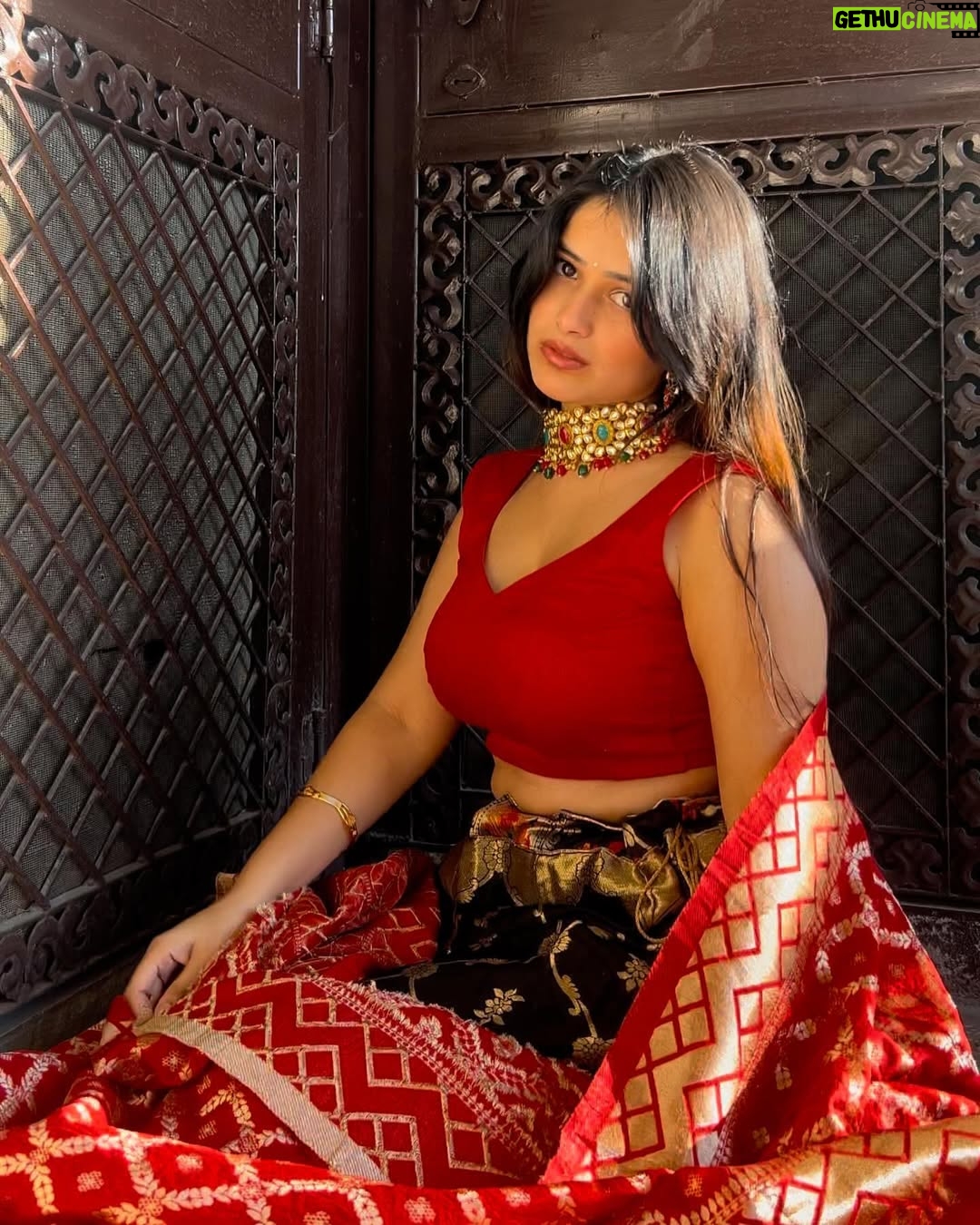Khushi Maheshwari - 32.2K Likes - Dhoop hai toh filter ki kya zarrorat? Bhai tanning ignore kare🥺