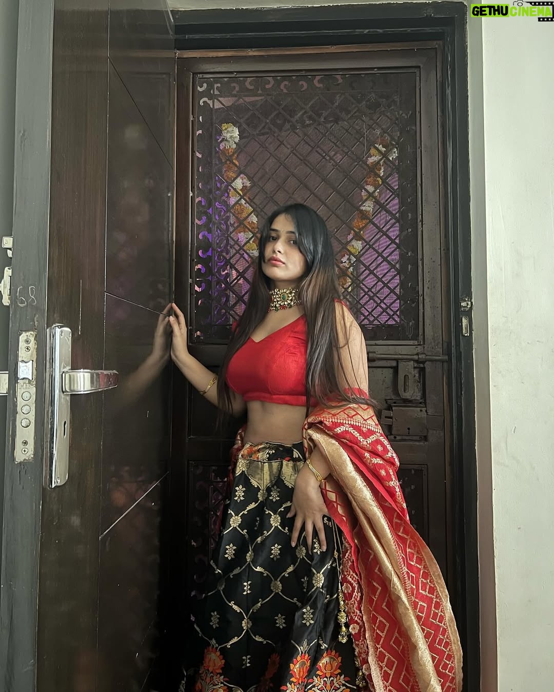Khushi Maheshwari - 32.2K Likes - Dhoop hai toh filter ki kya zarrorat? Bhai tanning ignore kare🥺