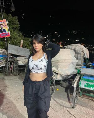 Khushi Maheshwari Instagram - Flexing my tummy💀