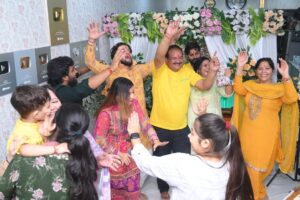 Khushi Punjaban Instagram - Happy Birthday Papa Ji... ❤️
Aap sath Ho To Sab Theek Hai 🥹